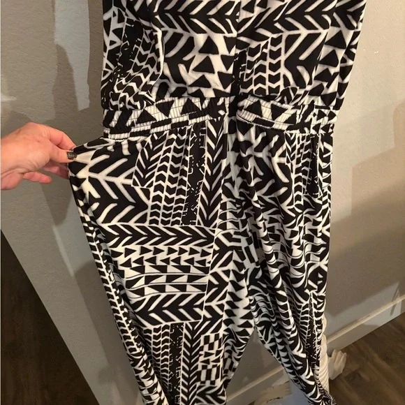CALVIN KLEIN Black & White Sleeveless JumpSuit | Size 8 | MSRP $129 💋 NWOT - Picture 9 of 11